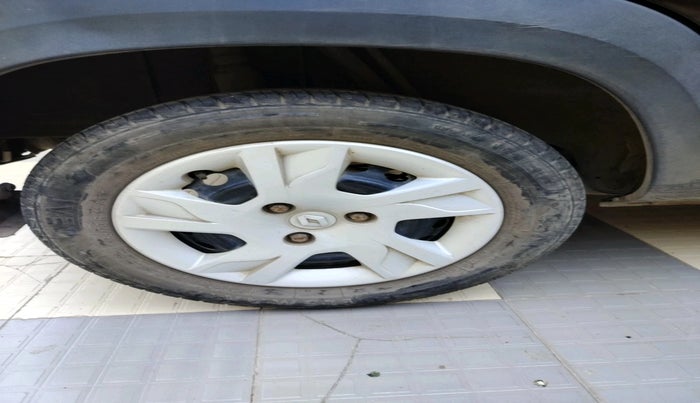 2022 Renault Kwid RXT 1.0 AMT, Petrol, Automatic, 7,811 km, tyre