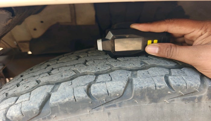 2012 Mahindra Bolero ZLX BS IV, Diesel, Manual, 1,01,832 km, tyre