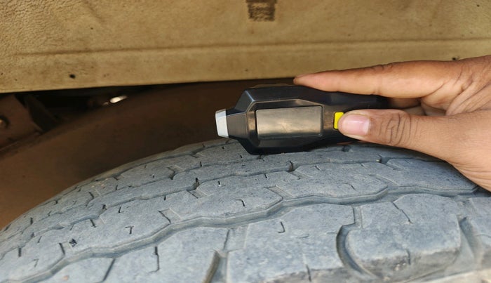 2012 Mahindra Bolero ZLX BS IV, Diesel, Manual, 1,01,832 km, tyre