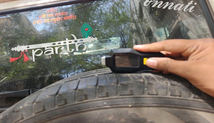 2012 Mahindra Bolero ZLX BS IV, Diesel, Manual, 1,01,832 km, tyre