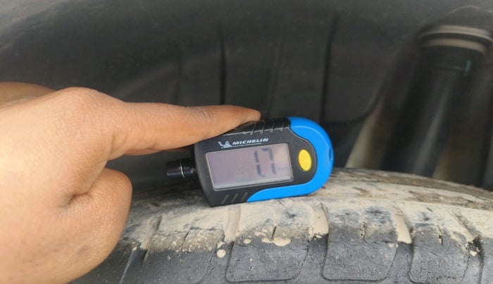 2019 Maruti Swift VXI AMT, Petrol, Automatic, 44,653 km, tyre