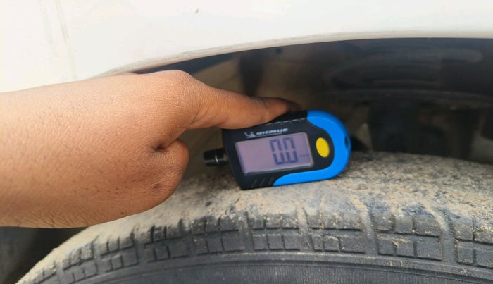 2019 Maruti Swift VXI AMT, Petrol, Automatic, 44,653 km, tyre