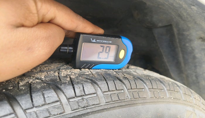 2019 Maruti Swift VXI AMT, Petrol, Automatic, 44,653 km, tyre