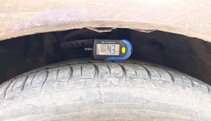 2017 Volkswagen Vento HIGHLINE DIESEL 1.5, Diesel, Manual, 1,22,946 km, tyre