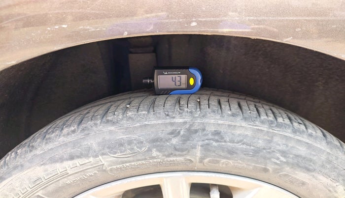 2017 Volkswagen Vento HIGHLINE DIESEL 1.5, Diesel, Manual, 1,22,946 km, tyre