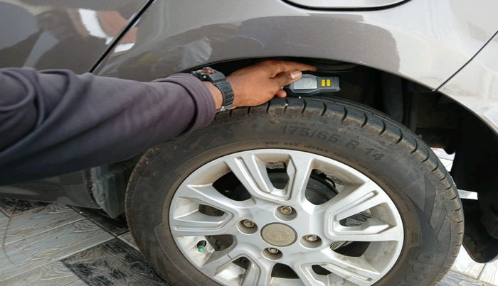 2018 Tata Tiago XZ PETROL, Petrol, Manual, 36,343 km, tyre