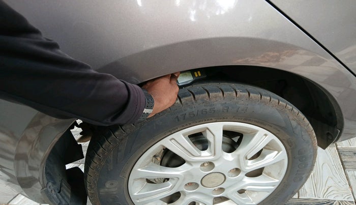 2018 Tata Tiago XZ PETROL, Petrol, Manual, 36,343 km, tyre