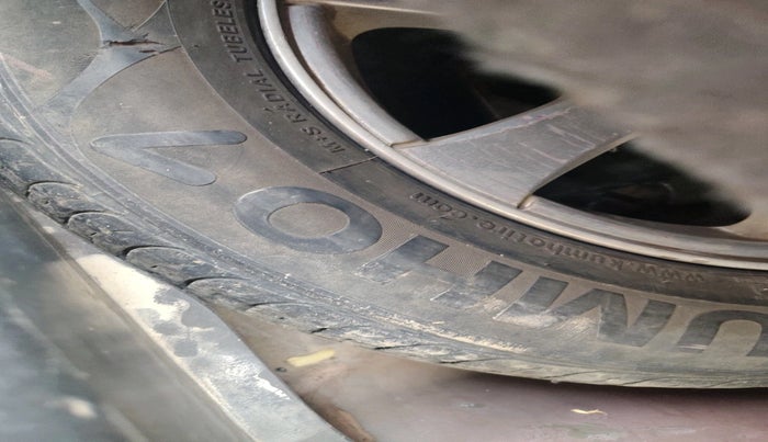 2012 Chevrolet Cruze LTZ AT, Diesel, Automatic, 1,20,971 km, tyre