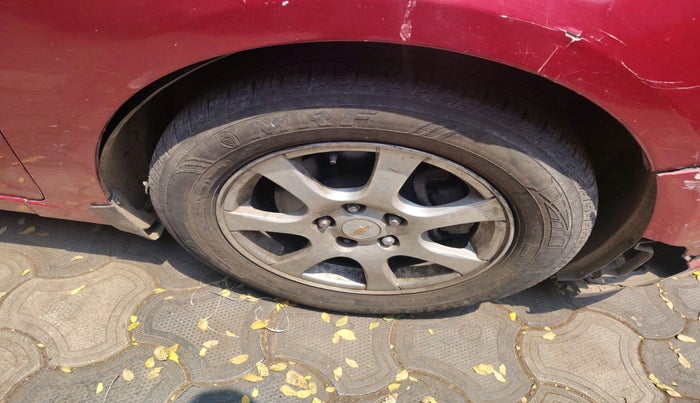 2012 Chevrolet Cruze LTZ AT, Diesel, Automatic, 1,20,971 km, tyre