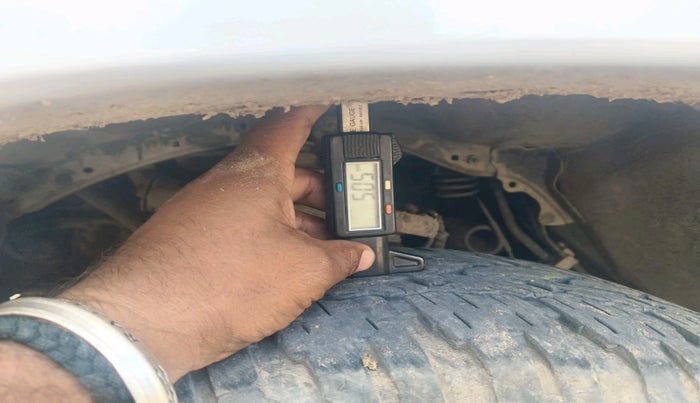 2011 Toyota Fortuner 3.0 4X4 MT, Diesel, Manual, 1,64,563 km, tyre