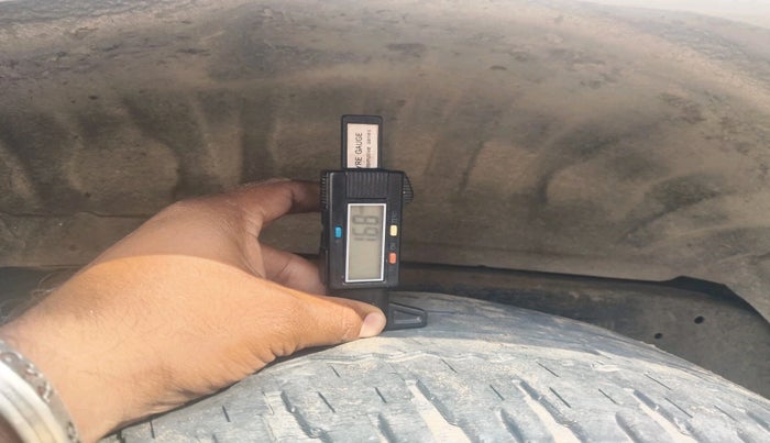 2011 Toyota Fortuner 3.0 4X4 MT, Diesel, Manual, 1,64,563 km, tyre