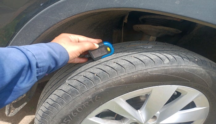 2025 Skoda Kylaq Signature Plus, Petrol, Manual, 16,994 km, tyre