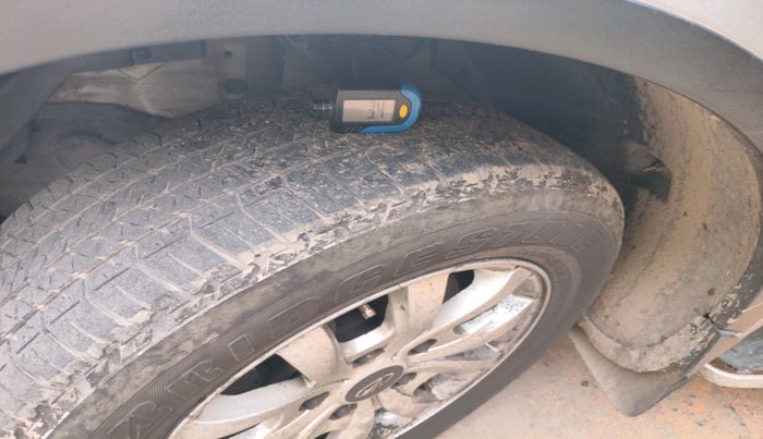 2016 Mahindra XUV500 W10, Diesel, Manual, 1,09,507 km, tyre