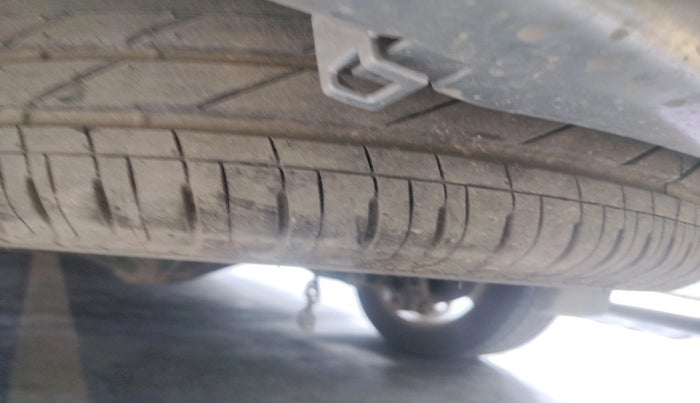 2018 Toyota Innova Crysta 2.7 ZX AT 7 STR, Petrol, Automatic, 52,237 km, tyre