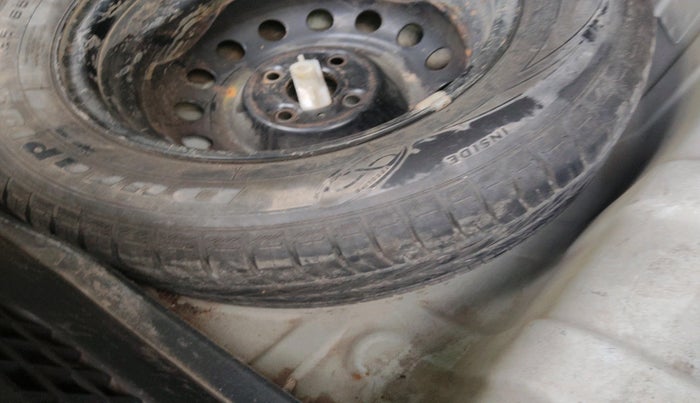 2013 Hyundai i20 SPORTZ 1.2, Petrol, Manual, 98,022 km, tyre