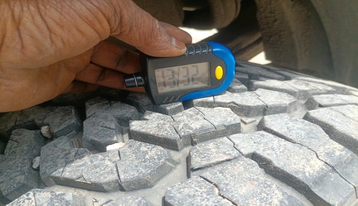 2023 Mahindra Thar LX P 2WD AT HT, Petrol, Automatic, 35,249 km, tyre