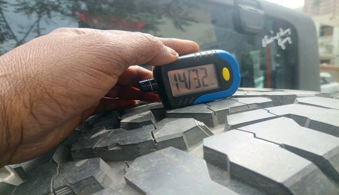 2023 Mahindra Thar LX P 2WD AT HT, Petrol, Automatic, 35,249 km, tyre