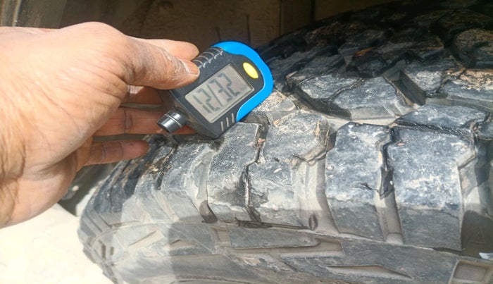 2023 Mahindra Thar LX P 2WD AT HT, Petrol, Automatic, 35,249 km, tyre