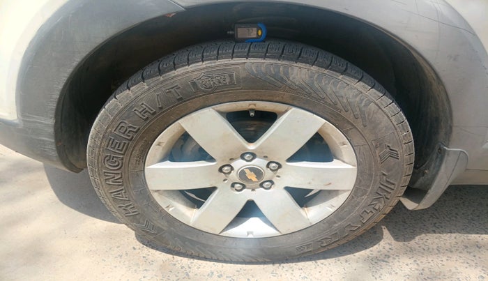 2011 Chevrolet Captiva XTREME, Diesel, Manual, 1,22,657 km, tyre