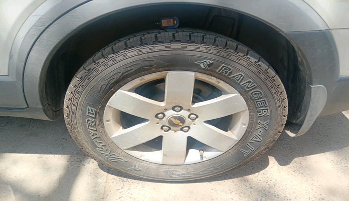 2011 Chevrolet Captiva XTREME, Diesel, Manual, 1,22,657 km, tyre