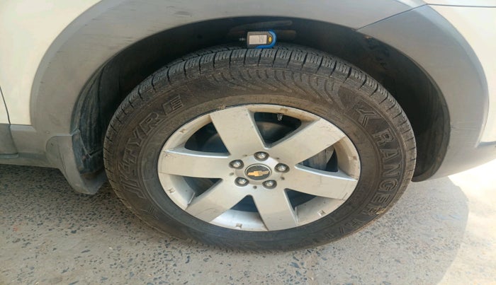 2011 Chevrolet Captiva XTREME, Diesel, Manual, 1,22,657 km, tyre