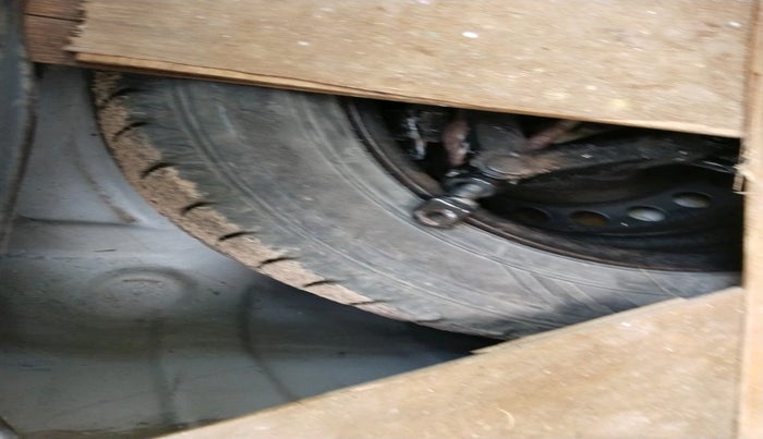 2012 Hyundai i20 MAGNA 1.2, Petrol, Manual, 93,949 km, tyre