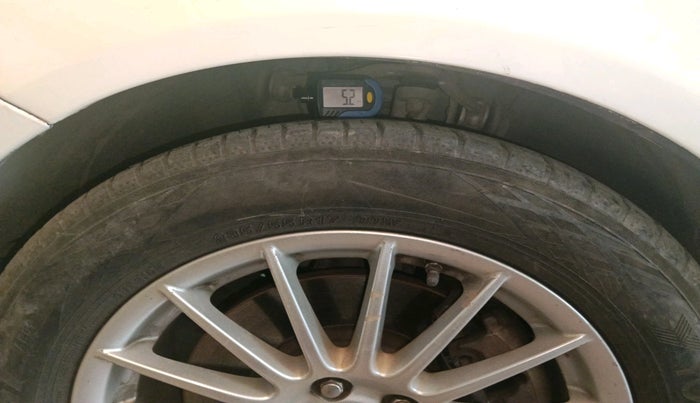 2014 Jaguar XF 2.2 DIESEL LUXURY, Diesel, Automatic, 56,279 km, tyre