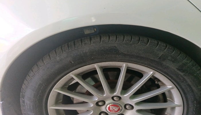 2014 Jaguar XF 2.2 DIESEL LUXURY, Diesel, Automatic, 56,279 km, tyre