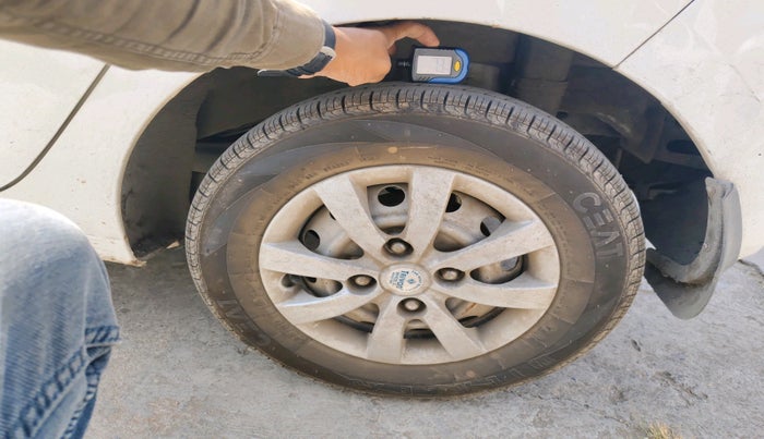 2013 Hyundai Eon ERA +, Petrol, Manual, 85,634 km, tyre