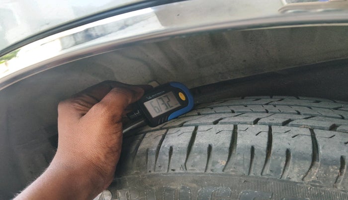 2021 Toyota Innova Crysta 2.4 VX 8 STR, Diesel, Manual, 1,23,758 km, tyre