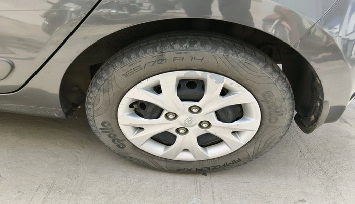 2016 Hyundai Grand i10 SPORTZ 1.2 KAPPA VTVT, Petrol, Manual, 42,649 km, tyre