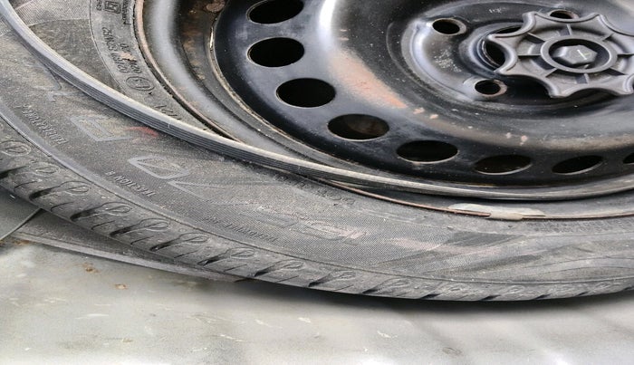 2016 Hyundai Grand i10 SPORTZ 1.2 KAPPA VTVT, Petrol, Manual, 42,649 km, tyre