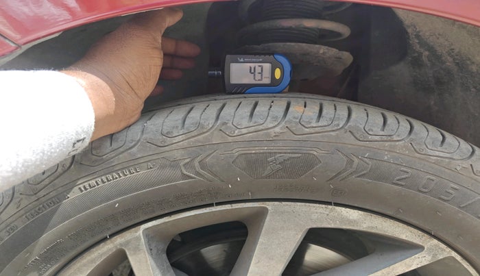 2023 Volkswagen VIRTUS TOPLINE TSI 1.0 MT, Petrol, Manual, 29,337 km, tyre