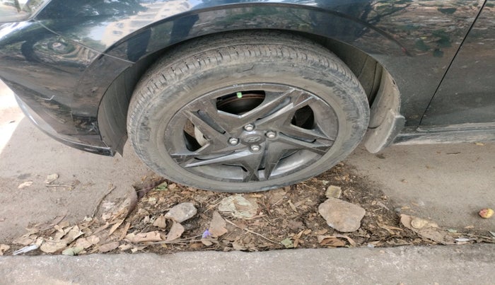 2021 Hyundai NEW I20 SPORTZ 1.2 AT, Petrol, Automatic, 25,518 km, tyre