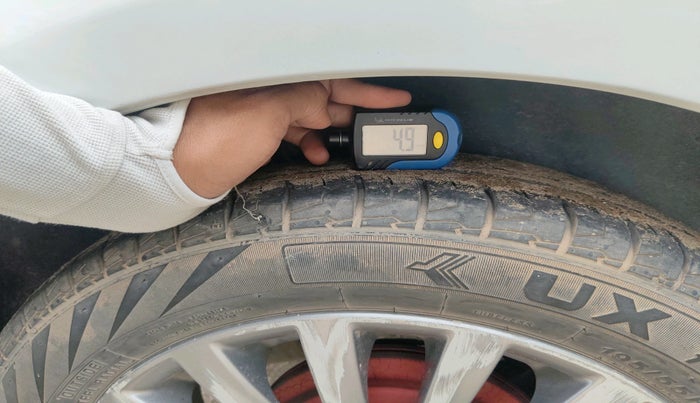 2015 Maruti Ciaz ZXI+, Petrol, Manual, 1,61,072 km, tyre