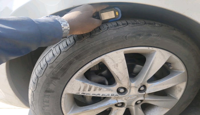 2012 Hyundai Verna FLUIDIC 1.6 VTVT SX OPT AT, Petrol, Automatic, 1,22,997 km, tyre