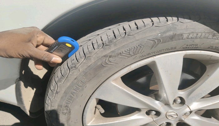 2012 Hyundai Verna FLUIDIC 1.6 VTVT SX OPT AT, Petrol, Automatic, 1,22,997 km, tyre