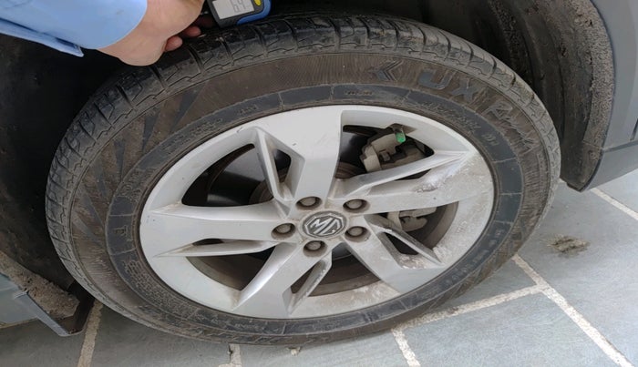 2021 MG HECTOR PLUS SUPER 2.0 DIESEL TURBO MT 7-STR, Diesel, Manual, 91,481 km, tyre