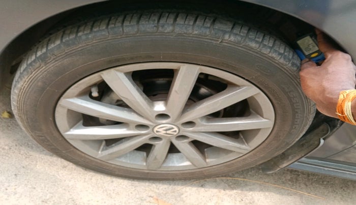 2021 Volkswagen Vento HIGHLINE PLUS 1.0L TSI AT, Petrol, Automatic, 7,210 km, tyre