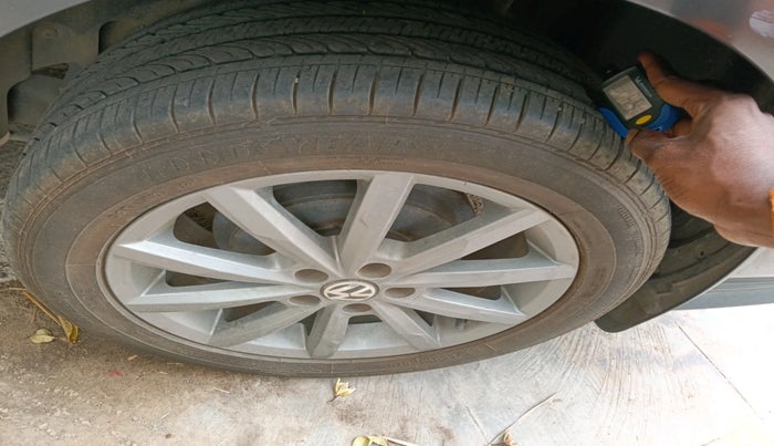 2021 Volkswagen Vento HIGHLINE PLUS 1.0L TSI AT, Petrol, Automatic, 7,210 km, tyre