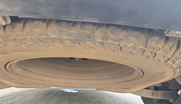 2017 Mahindra XUV500 W6, Diesel, Manual, 82,716 km, tyre