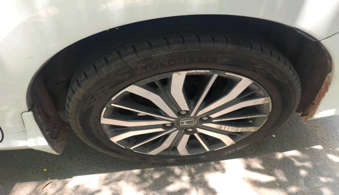 2017 Honda City 1.5L I-VTEC VX CVT, Petrol, Automatic, 1,08,635 km, tyre