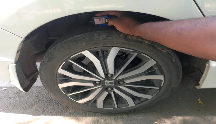 2017 Honda City 1.5L I-VTEC VX CVT, Petrol, Automatic, 1,08,635 km, tyre