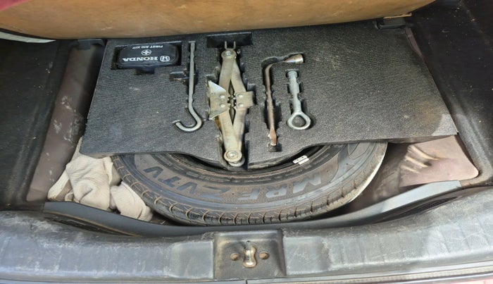 2017 Honda Jazz 1.2L I-VTEC V AT, Petrol, Automatic, 93,545 km, tyre