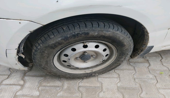 2014 Maruti Swift LDI, Diesel, Manual, 1,36,627 km, tyre