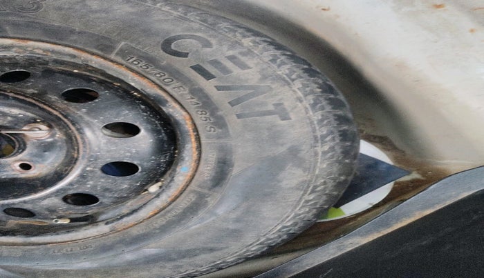 2014 Maruti Swift LDI, Diesel, Manual, 1,36,627 km, tyre