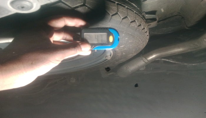 2025 Mahindra XUV700 AX 7 LUXURY D AT 7 STR, Diesel, Automatic, 9,656 km, tyre