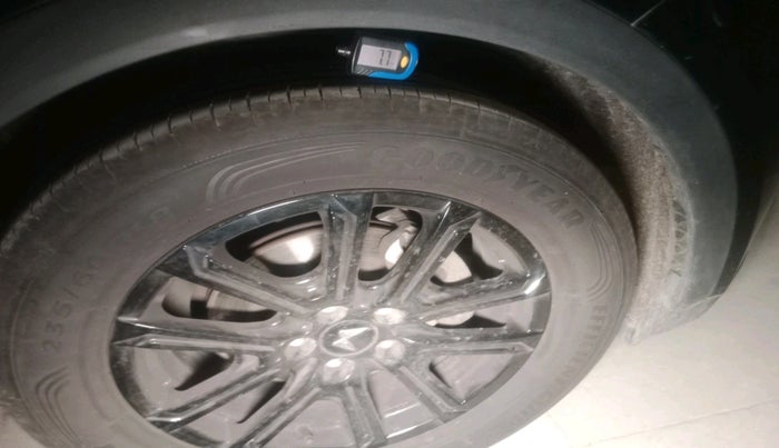 2025 Mahindra XUV700 AX 7 LUXURY D AT 7 STR, Diesel, Automatic, 9,656 km, tyre