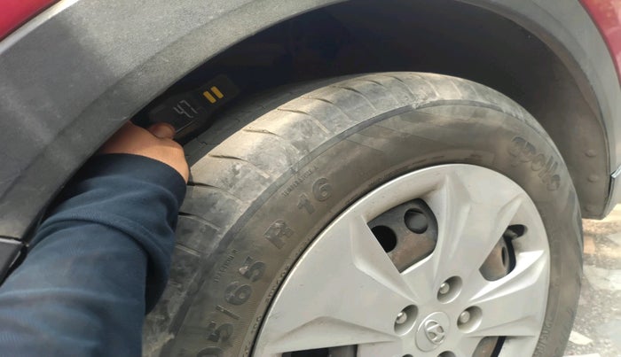 2017 Hyundai Creta E PLUS 1.6 PETROL, Petrol, Manual, 90,545 km, tyre