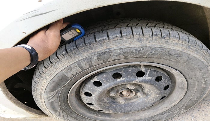 2015 Maruti Swift Dzire VDI, Diesel, Manual, 1,00,010 km, tyre